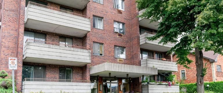 2 CH - 1 SDB - Côte Saint-Luc - $1,780 /mo - Photo 1