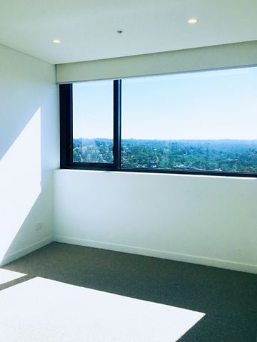 Luxury 1 Bed+Big Study Apartment in Epping reach everything - Photo 3