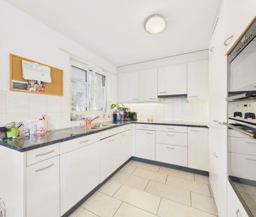 Luminous 4.5-room apartment with 2 balconies in Bachenbülach - Foto 3