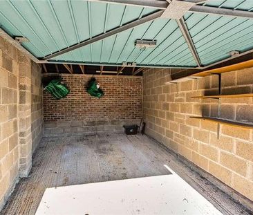 Harvest Close, Winchester, SO22 - Photo 1