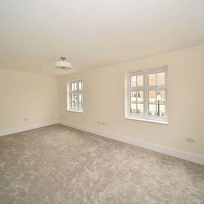 4 bedroom detached house to rent - Photo 1