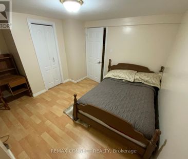 #Lower - 73 Carisbrooke Square – Toronto E11, Ontario - Photo 2