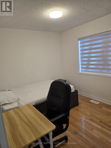 10 BROOKING STREET W - Photo 4