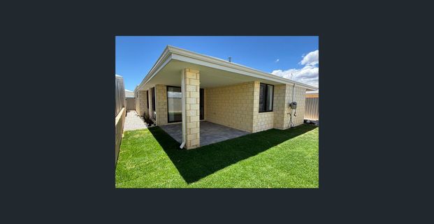 Attractive 4x2 home in whisper quiet location! - Photo 1