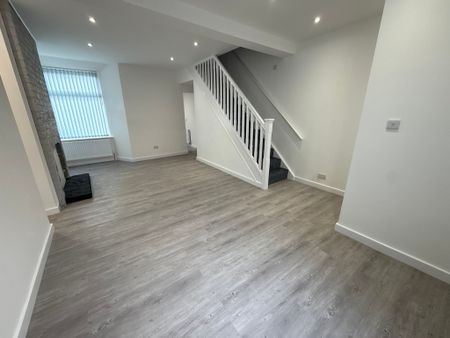 3 bedroom to let - Photo 4