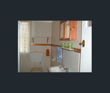 5 Dundee Street, Holland Park, Qld 4121 - Photo 1