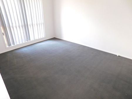 TWO BEDROOM UNIT CLOSE TO SCHOOLS, SHOPS AND TRANSPORT. - Photo 2