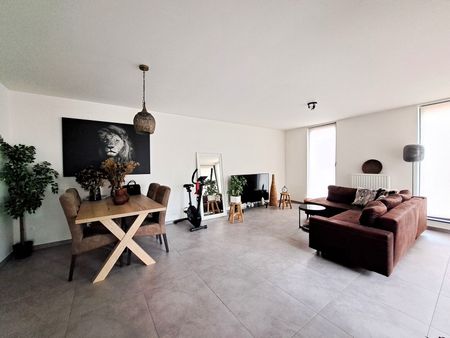 Gezellig centraal gelegen 2 slaapkamer appartement - Foto 3