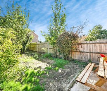 4 bedroom detached house to rent - Photo 3