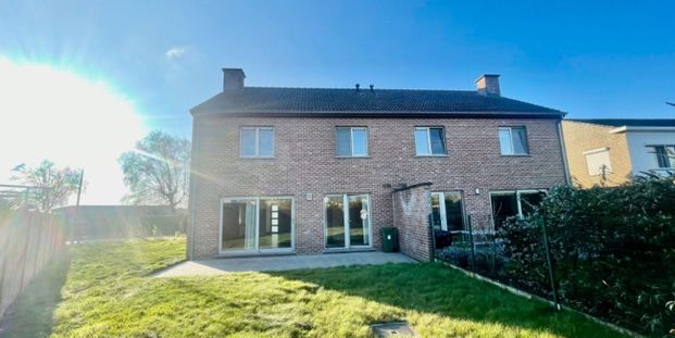Woning te huur in Sleidinge voor € 1.075 met 3 slaapkamers - Photo 1