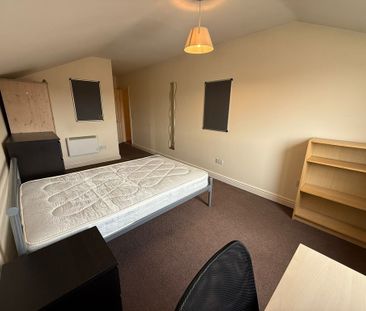 Lodge Farm Gardens, Haxby Road - P2139 - Photo 5