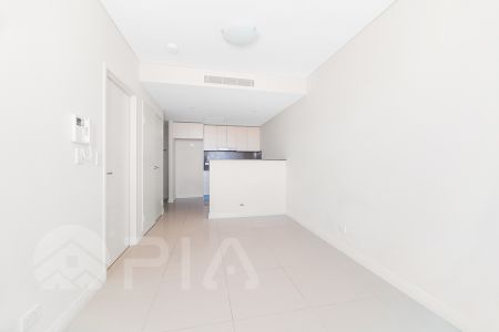 Entry via Block C,As new 1-bedroom modern apartment now for lease - Photo 3