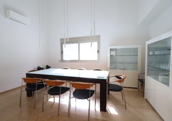 Villa de lujo en Dehesa de Campoamor . Temporada larga.