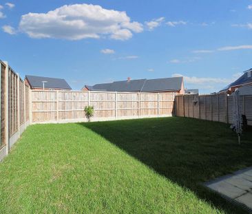 3 bedroom semi-detached house to rent - Photo 5