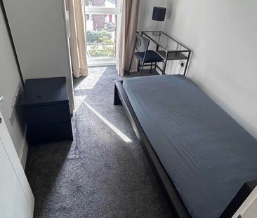 Ivy Point Room 1 Room 2 Room 3 - Photo 5