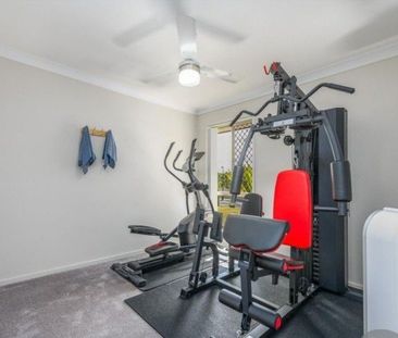 Available soon- Perfect family home. - Photo 4