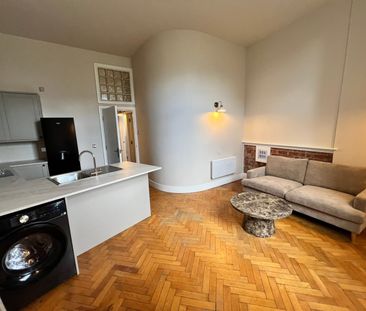 1 Bed Flat, Eastgate, LS2 - Photo 3