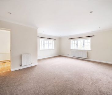 Wychwood is a detached four bedroom family home in South Heath, wit... - Photo 6