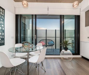 Stylish 2-Bedroom Apartment off Greville Street - Photo 1