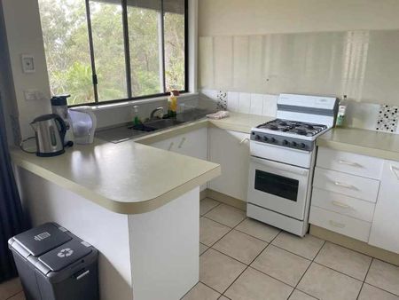 2-bedroom shared studio/granny flat, Dulcie Dr - Photo 3