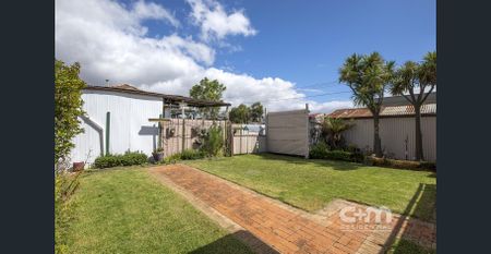 Large Family Home - Photo 2