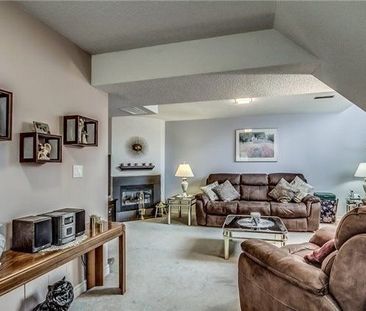 For Lease - 47 Hartnell Square, Brampton, Ontario - Photo 2