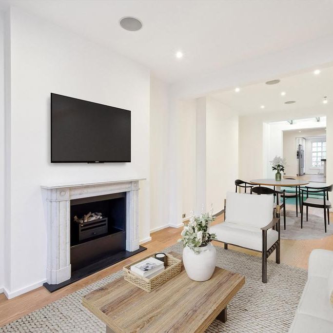 4 bedroom terraced house to rent - Photo 1