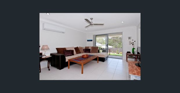 Beautiful Contemporary 4 Bed Family Home in a Quiet Street - Photo 1