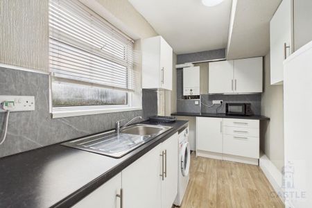 4 bedroom house of multiple occupation to rent - Photo 2