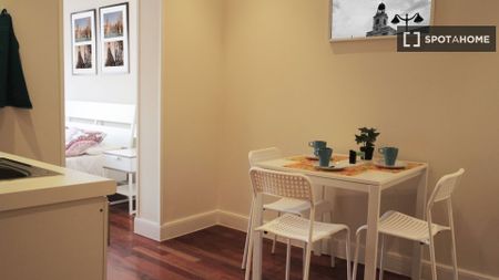 madrid, Community of Madrid 28012 - Photo 3