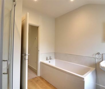 3 bedroom end of terrace house to rent - Photo 4