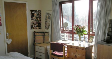 Standard Ensuite Rooms (Halls B) - Photo 5