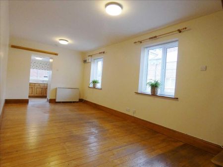 2 bedroom semi-detached house to rent - Photo 2