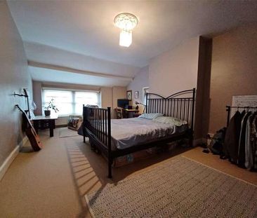 Top Floor Flat, Redland Road, Bristol, BS6 - Photo 4