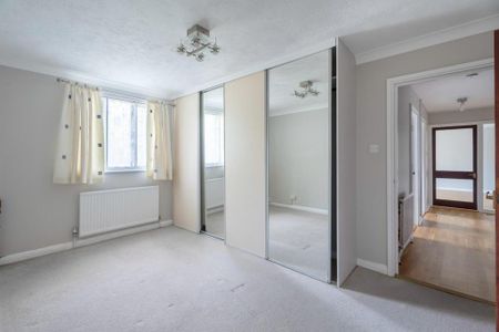 2 bedroom ground floor flat to rent - Photo 4