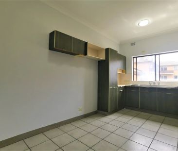 Bright & Spacious Two Bedroom Unit in Prime Hurstville Location - Photo 4
