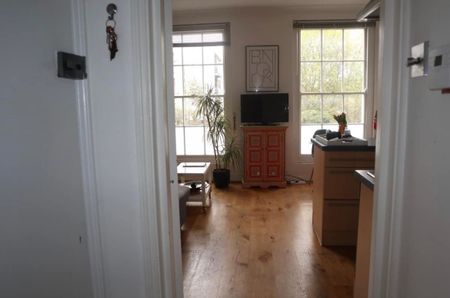 1 Bed Flat, Shoreditch, E2 - Photo 2