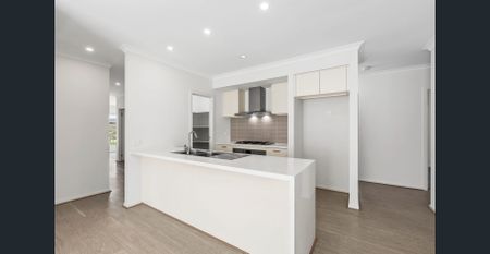 MODERN FAMILY HOME - Photo 2