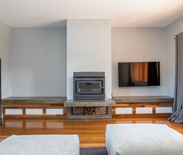 Spacious Unfurnished Family Home With Outdoor Entertaining Area & G... - Photo 1