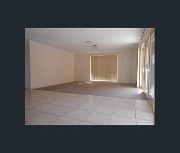 3 BEDROOM HOME LOCATED NORTH TAMWORTH - Photo 2