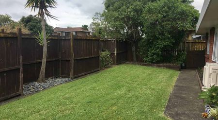 Well presented family home - Photo 4