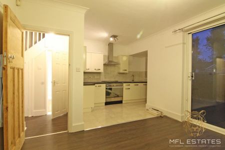 3 bedroom terraced house to rent - Photo 5