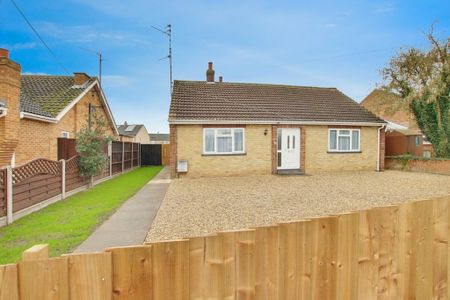 3 bedroom detached bungalow to rent - Photo 5