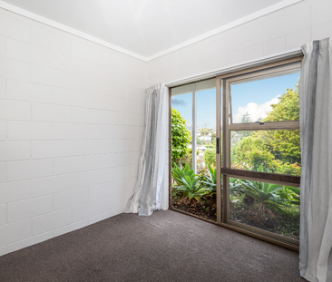 Large Family Home in Hillcrest - Photo 2