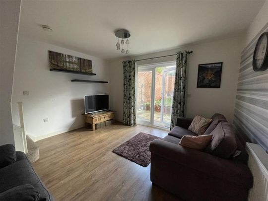 2 bedroom terraced house to rent - Photo 1