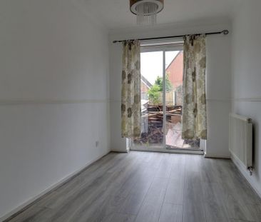 3 bedroom semi-detached house to rent - Photo 5