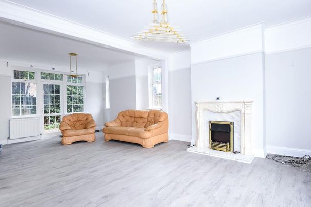 5 bedroom detached house to rent - Photo 1