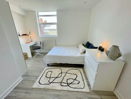 Northfield Road, Lower Stoke - Photo 2