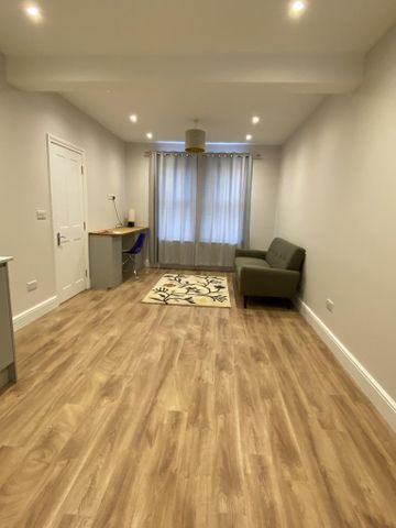 1 bedroom flat to rent - Photo 2