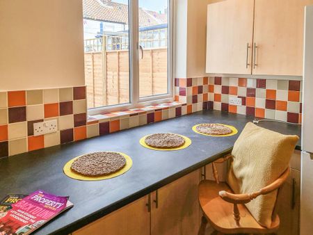 1 bedroom in a house share to rent - Photo 5